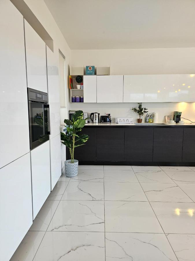 Mive Luxury Sea View Penthouse Apartment Gzira Bagian luar foto