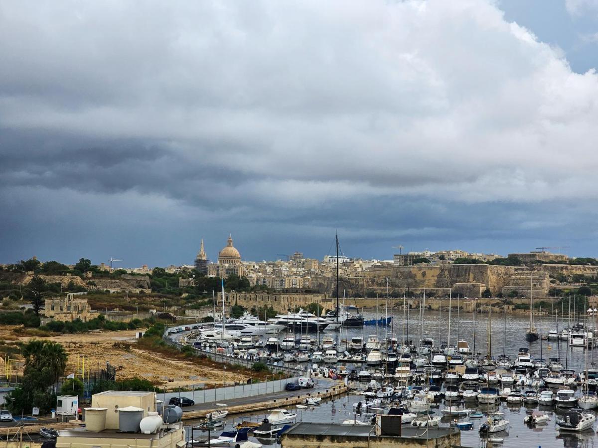 Mive Luxury Sea View Penthouse Apartment Gzira Bagian luar foto
