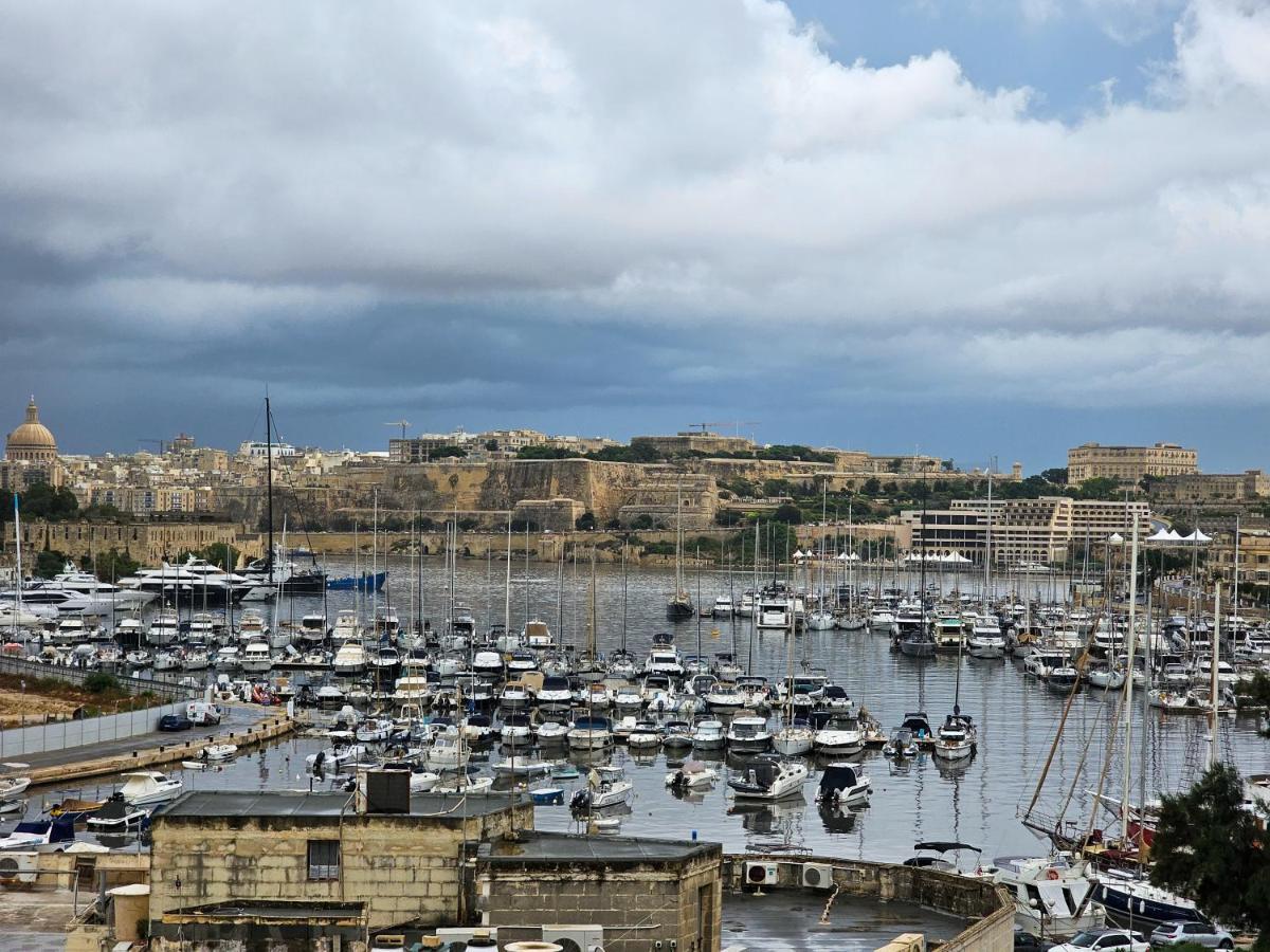 Mive Luxury Sea View Penthouse Apartment Gzira Bagian luar foto